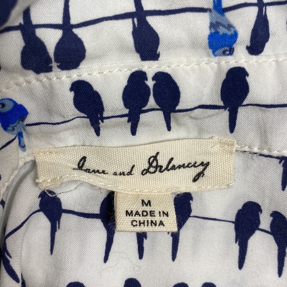 Jane and Delancey Bird Novelty Print Button Down Blouse Top - Picture 6 of 6